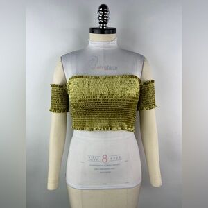 💚 3352. Crushed Velvet Smocked Crop Top